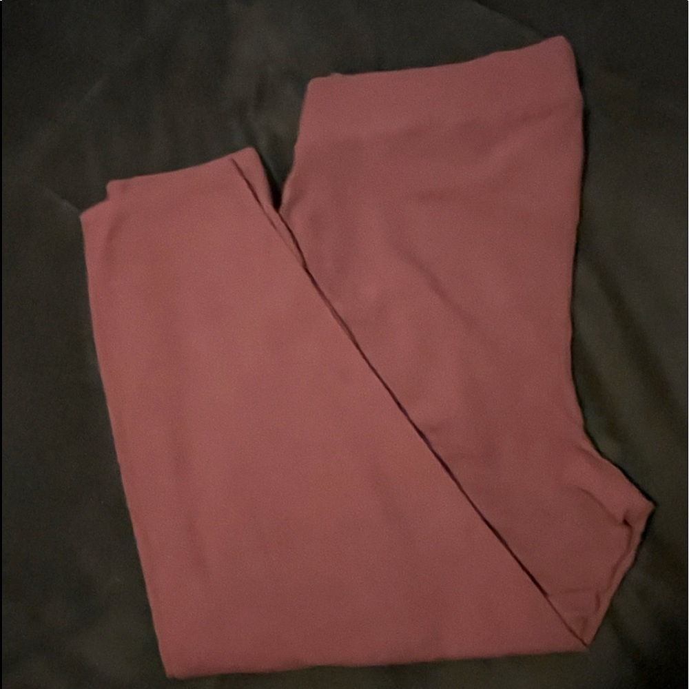 NWOT Torrid Capri Leggings Wine Color, Burgundy, Sz 2 (18-20)